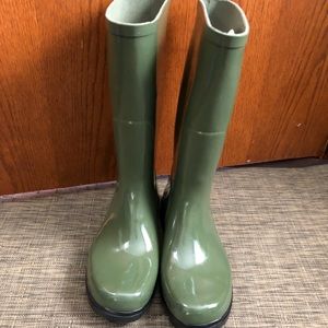 Green Columbia Rain boots